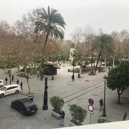 Invecar Holding Apartment Sevilla Bagian luar foto