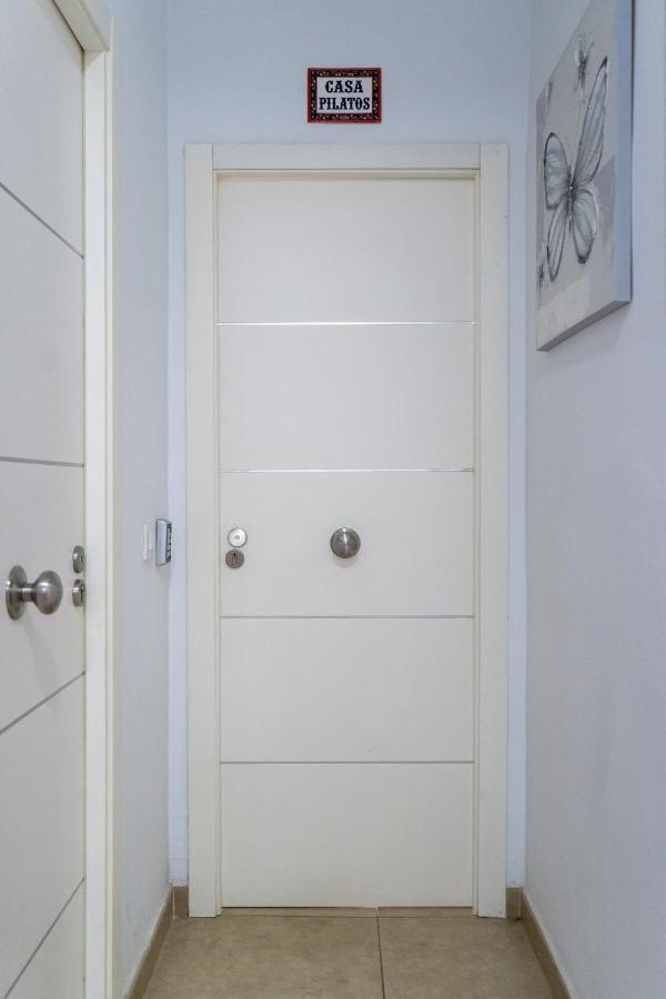 Invecar Holding Apartment Sevilla Bagian luar foto