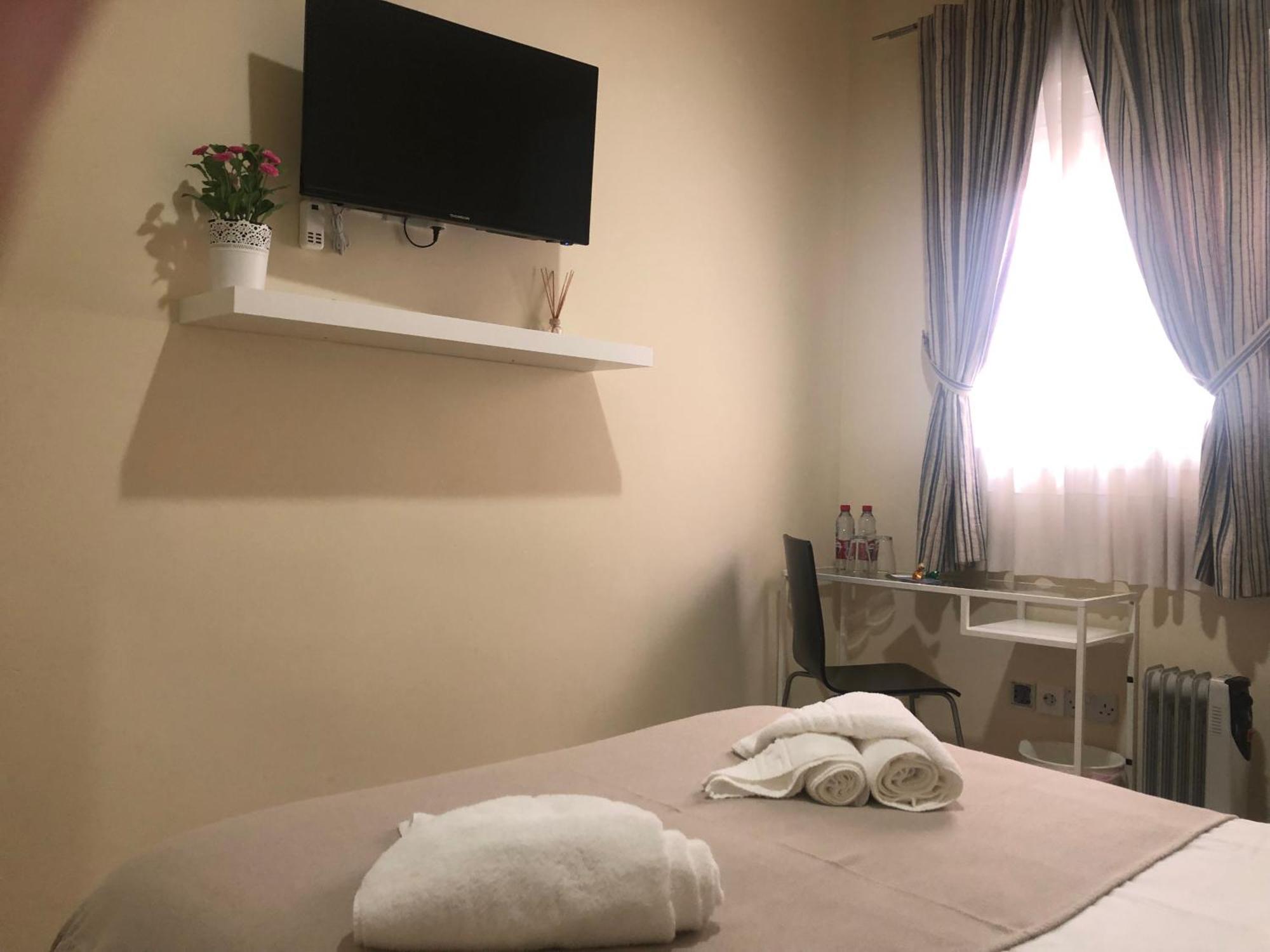 Invecar Holding Apartment Sevilla Bagian luar foto