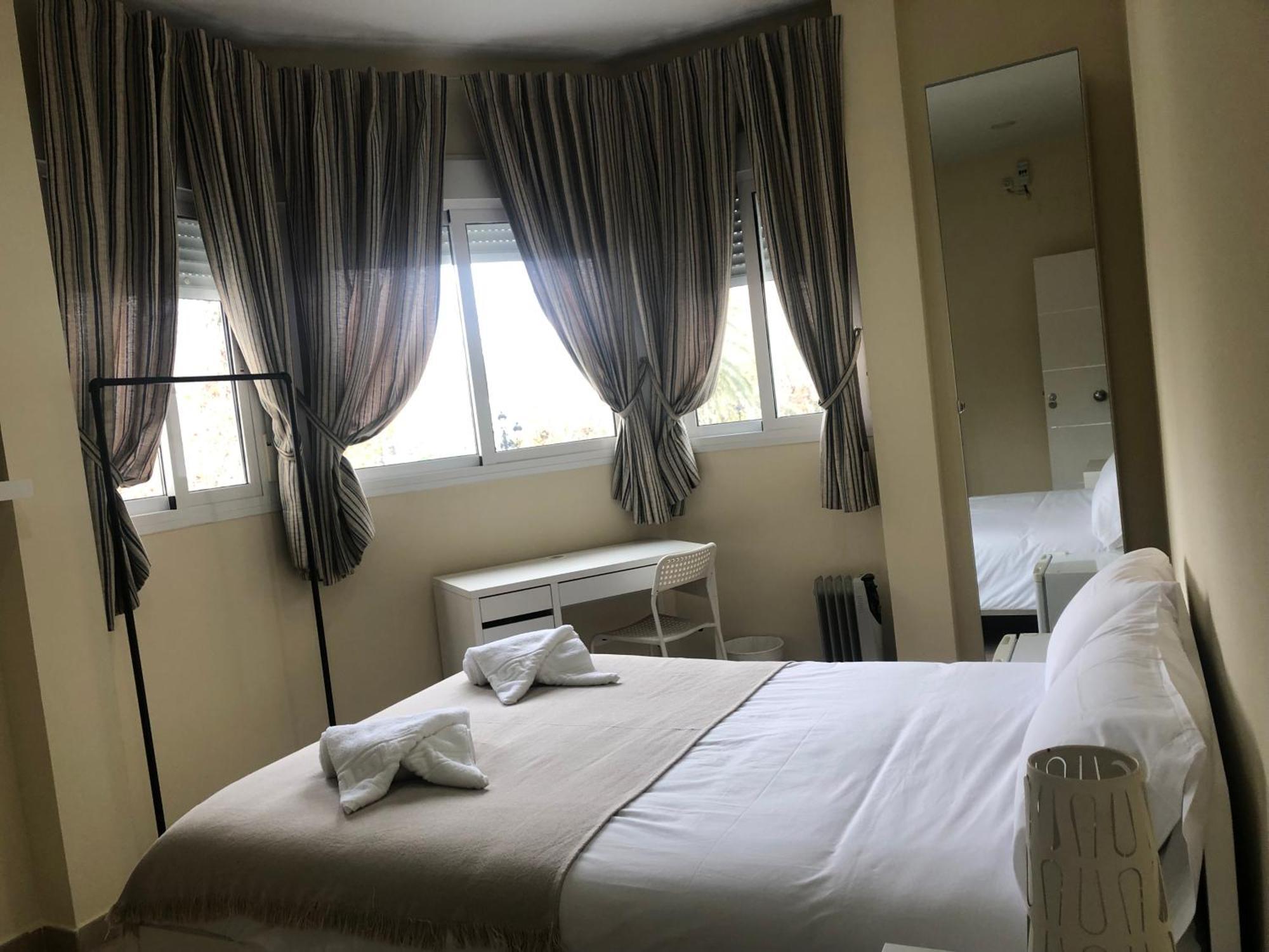 Invecar Holding Apartment Sevilla Bagian luar foto